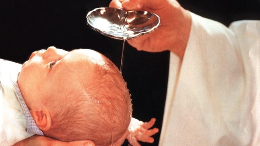 Débat à Liège : un prêtre peut-il refuser le baptême ?