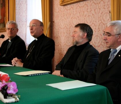 Malines : Mgr Léonard présente ses trois évêques auxiliaires