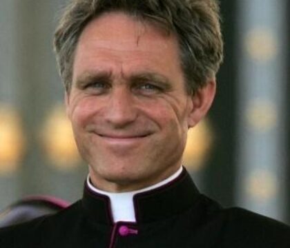 Les relations Eglise-Etat en Italie , selon Mgr Gänswein Doctorat honoris causa à Pérouse