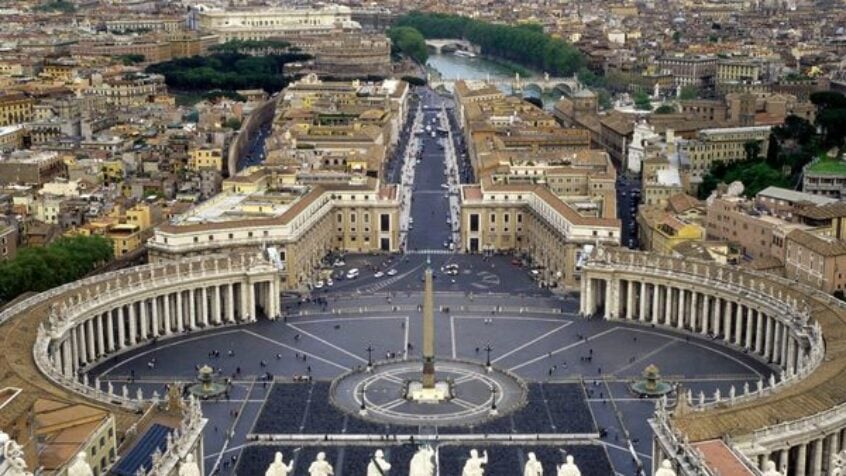 32 femmes pour 540 hommes au Vatican