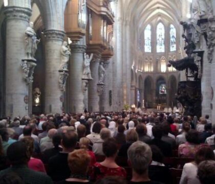 De nombreux fidèles pour la célébration des 6 ans de pontificat de Benoît XVI