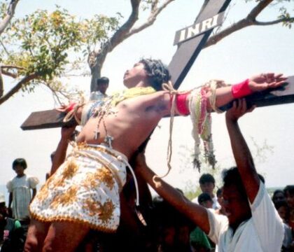 Philippines: les évêques désapprouvent crucifixions et flagellations.