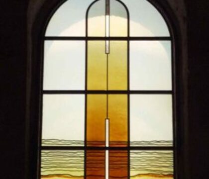 Des vitraux flamands dans un monastère italien