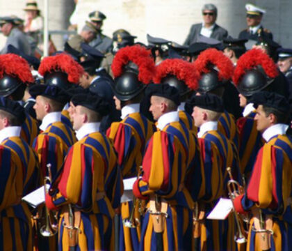 Le pape met en garde
