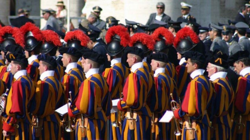 Le pape met en garde