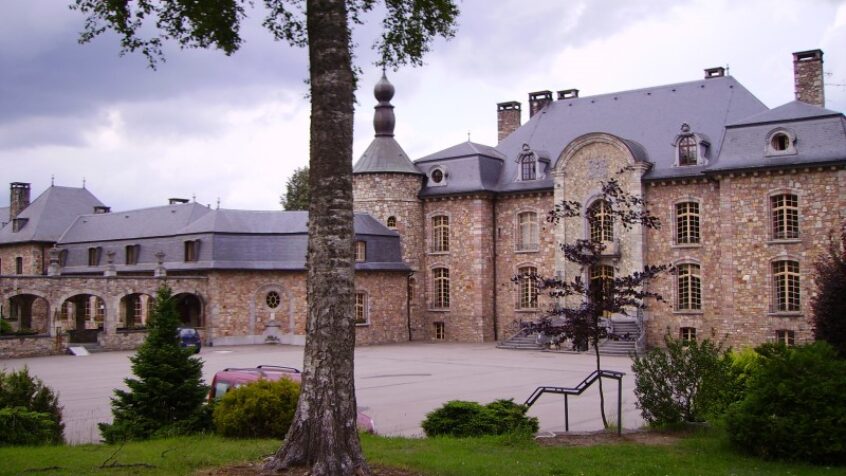 Farnières