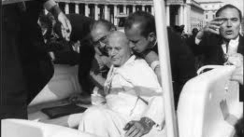 Une relique cachée de Jean-Paul II sort au grand jour