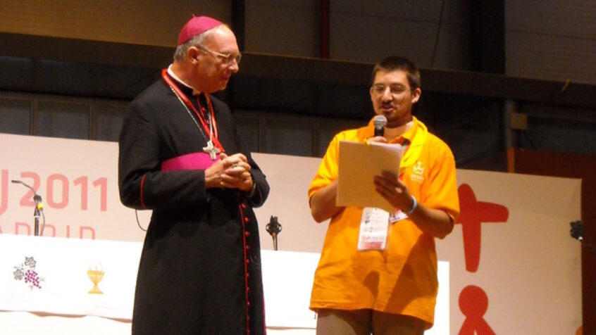 Monseigneur Léonard à la catéchèse francophone à Madrid