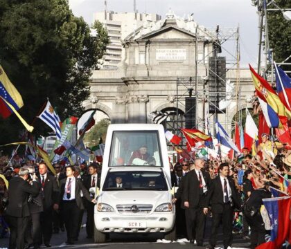Le pape s&rsquo;adresse aux 500.000 Jimjistes