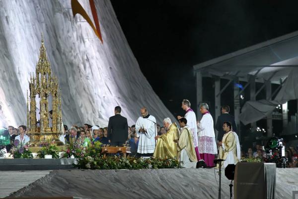 Jmj_veillee_pape_SVM