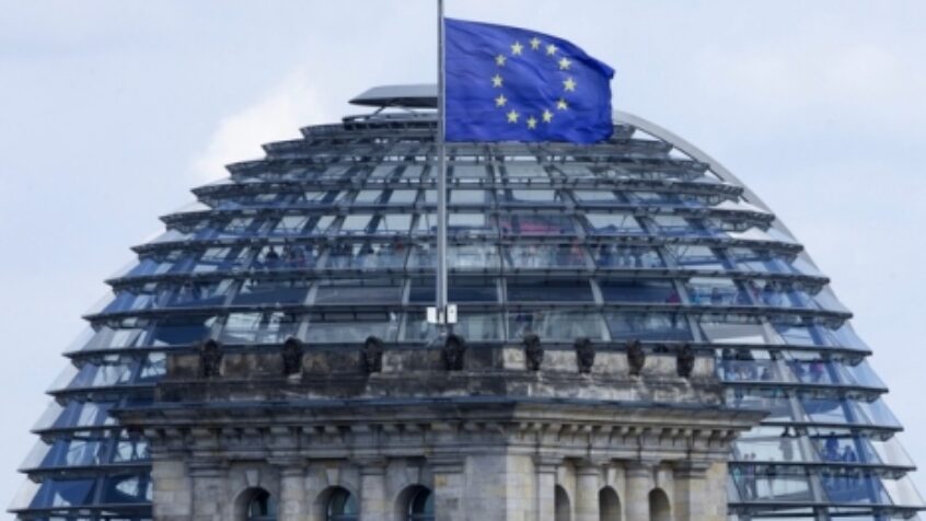 Benoît XVI au Bundestag : La politique doit servir le droit