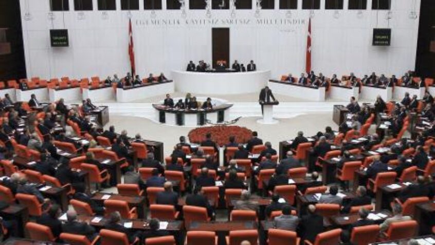 Turquie: un chrétien au parlement