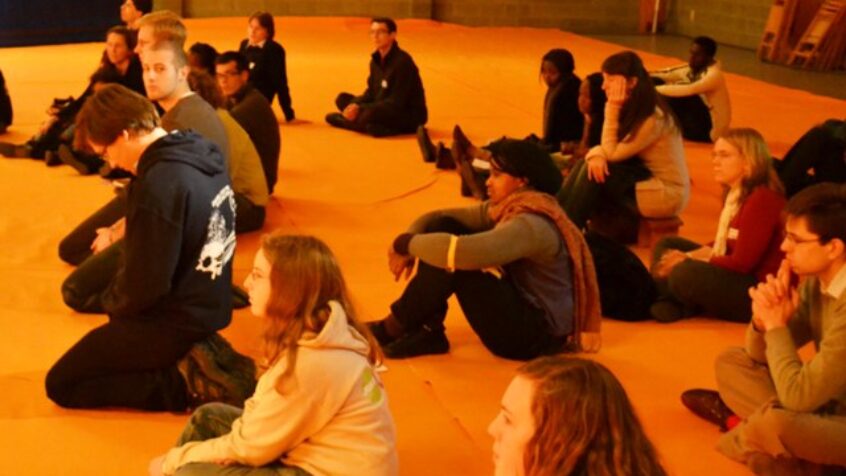 Jeunesse 2000, des jeunes pour les jeunes
