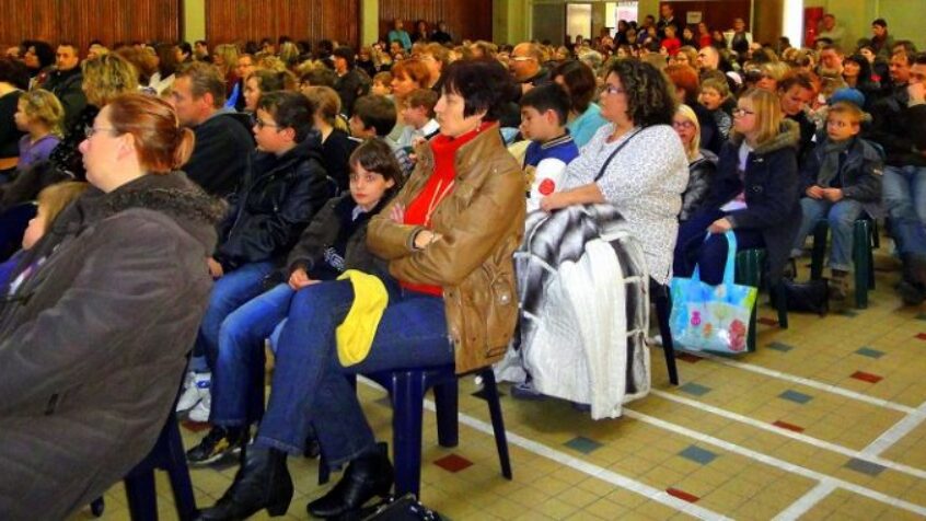 Foule au collège Saint-Henri