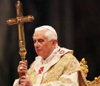 Benoît XVI ordonne deux nonces le 6 janvier