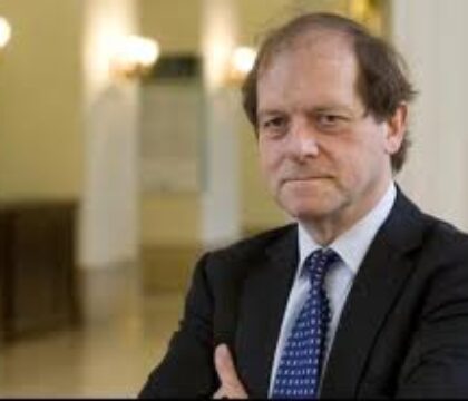Faut-il éviter de se dire chrétien en politique ?