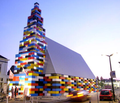 Abondantus Gigantus, une église en Lego…