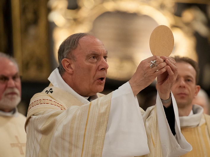 Mgr_Leonard_mChrismaleNivelles2012