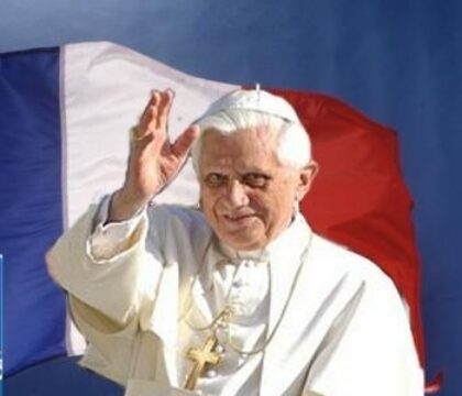 Benoit XVI: « Puisse la France respecter ses traditions morales et spirituelles »