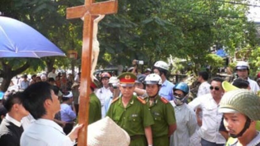 Vietnam: la mère d’une dissidente catholique s’immole par le feu