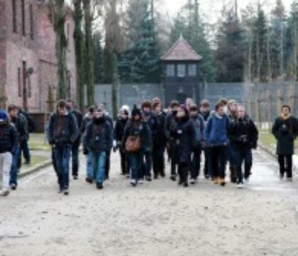 Mille jeunes européens à Auschwitz