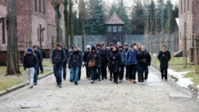Mille jeunes européens à Auschwitz