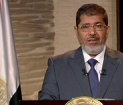 Violences en Egypte: coptes et musulmans interpellent le président