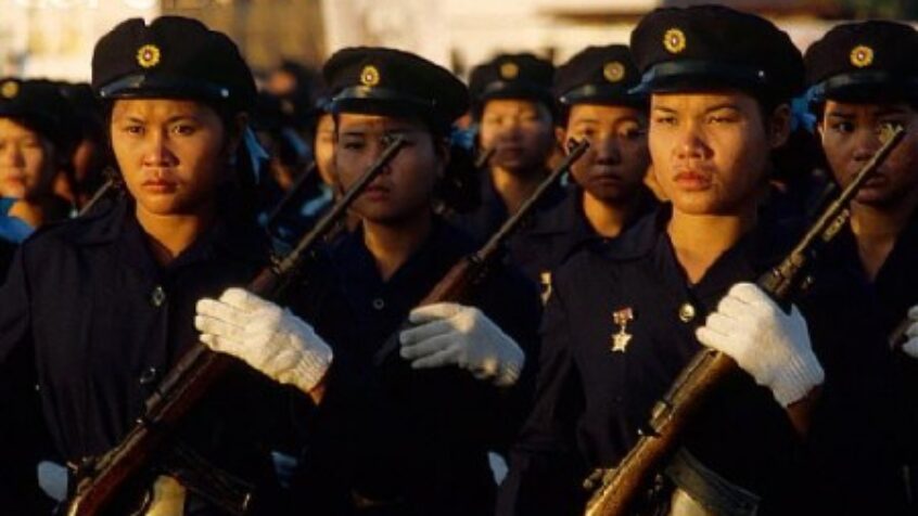 Au Laos, militaire ou chrétien, il faut choisir…
