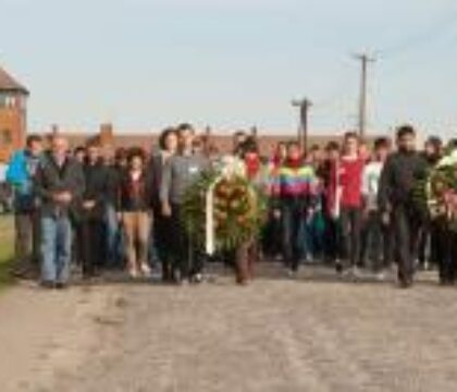 1.500 jeunes à Auschwitz pour un monde sans violence