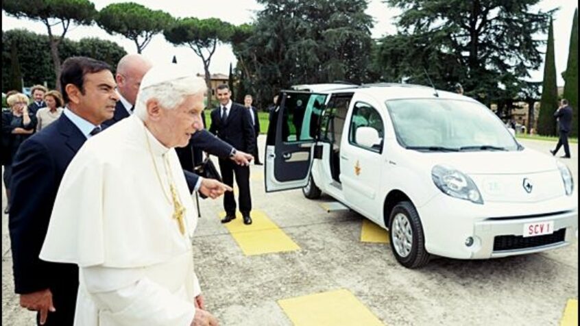 Le pape roule en ’Kangoo’… électrique