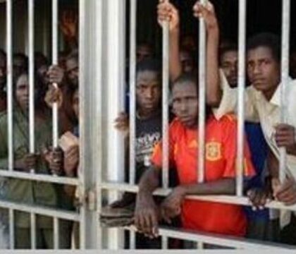 Libye : L’emprisonnement des migrants africains