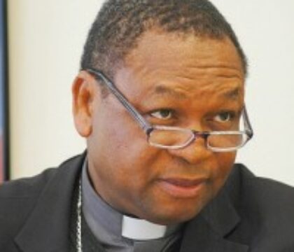 Prochain cardinal et lauréat du prix Pax Christi 2012