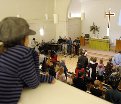 Comines: les catholiques se rendent au Temple