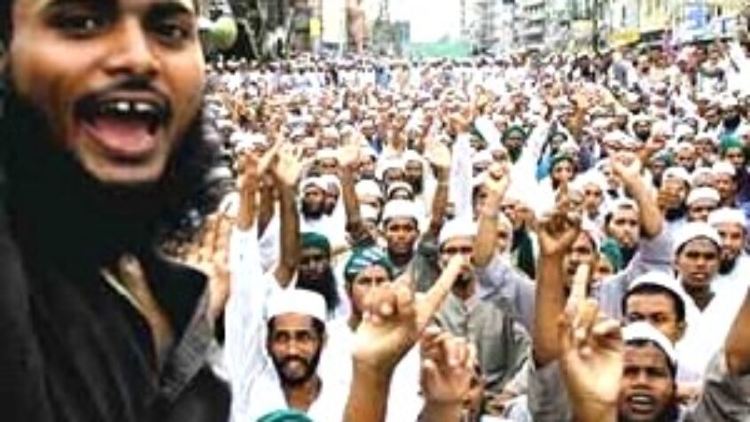 Emeutes islamistes au Bangladesh