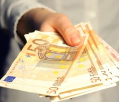 Au Vatican, on paie « cash »
