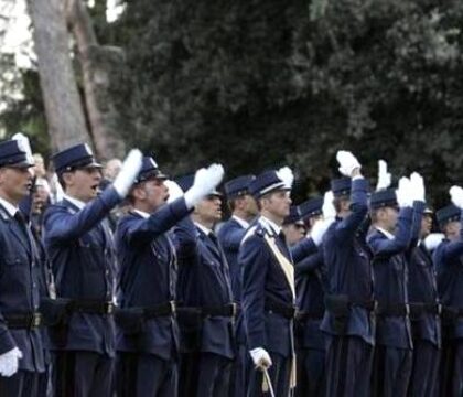Benoit XVI remercie la Gendarmerie Vaticane