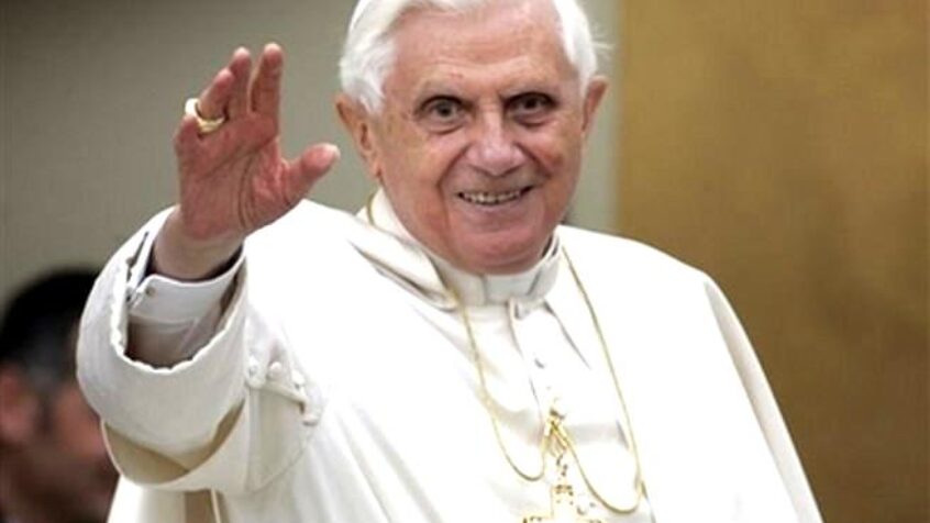 Le pape renonce à sa charge
