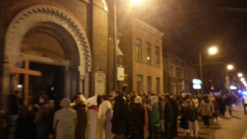 Plus de 800 participants au chemin de croix dans les rues de Liège