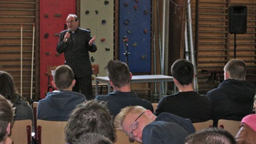 Namur : Mgr Vancottem rencontre les jeunes
