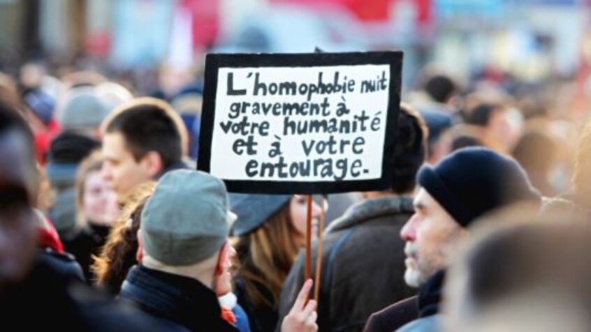 La religion rend-elle homophobe ?