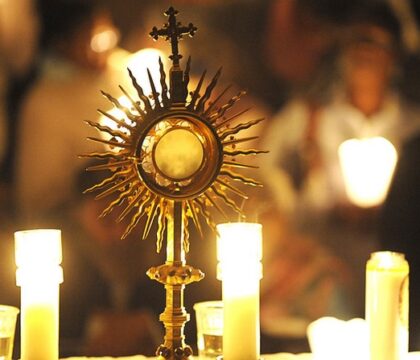 De Honolulu à l&rsquo;Irak, adoration eucharistique planétaire !