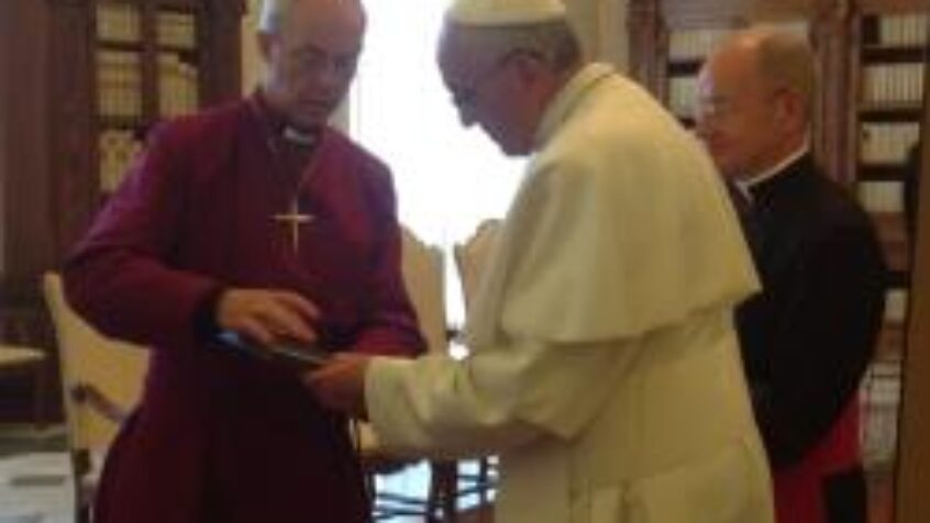 L&rsquo;archevêque de Cantorbery accueilli par le pape