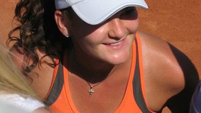 Pologne: Les jeunes catholiques excluent Radwanska pour avoir posé nue