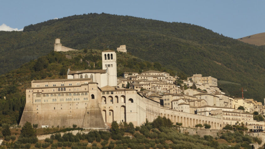 A Assise, le pape veut inviter l&rsquo;Eglise au dépouillement