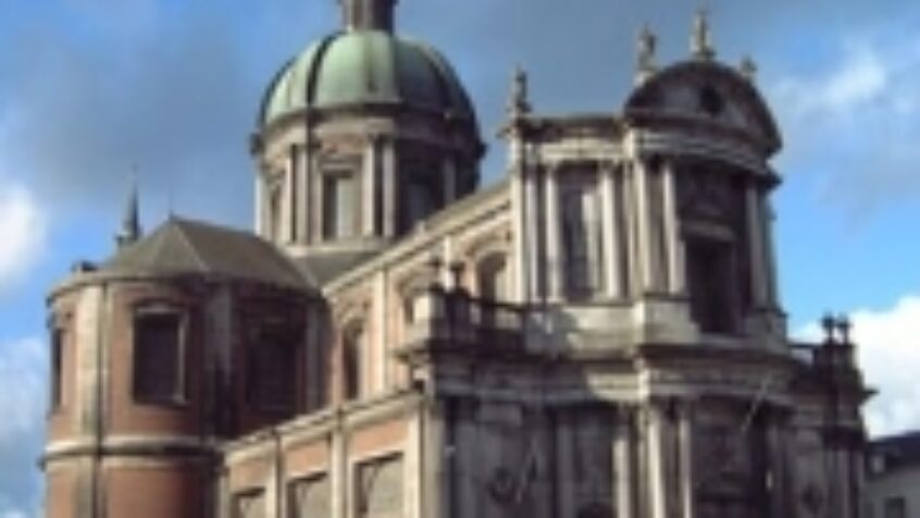 Namur : Un atelier de restauration dans la cathédrale