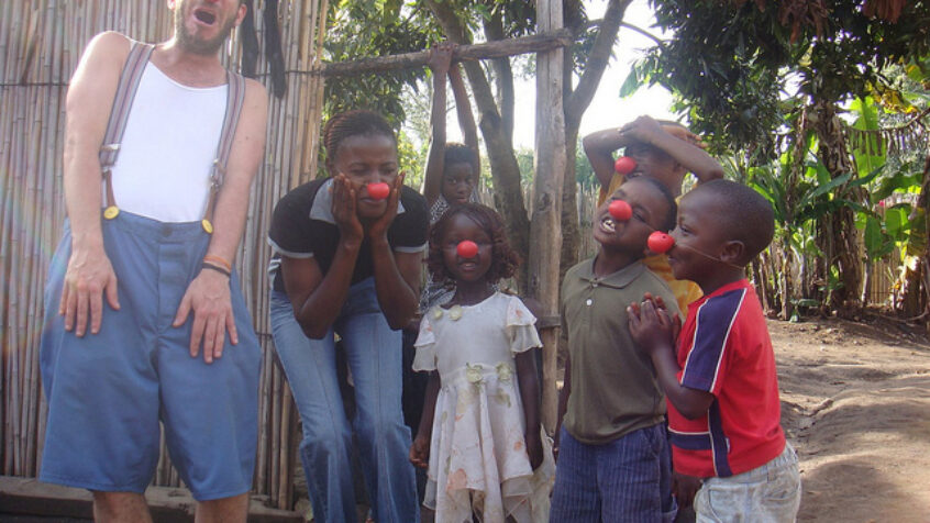 Du rire pour un peu d&rsquo;humanité