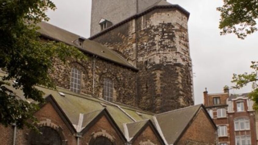 Un prêtre à l&rsquo;écoute à Saint-Denis