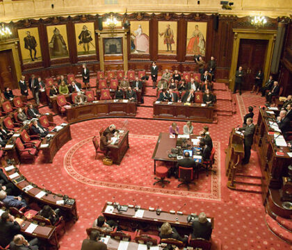 Le Sénat remet en question le changement des noms de famille