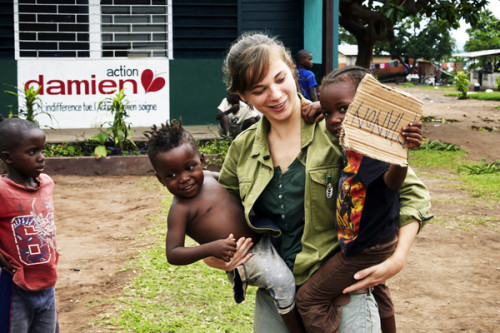 La chanteuse Noa Moon, à Kinshasa avec Action Damien