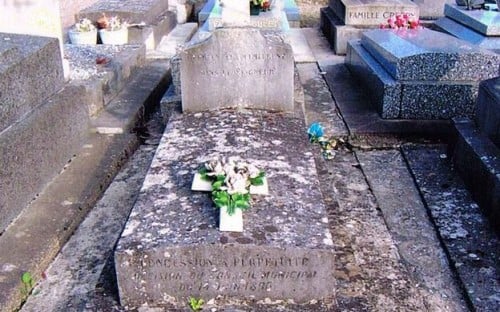 Cimetière-tombe